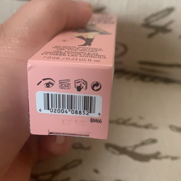 Benefit Cosmetics 24-hr Brow Setter Clear Eyebrow Gel with Lamination Effec - Picture 4 of 5